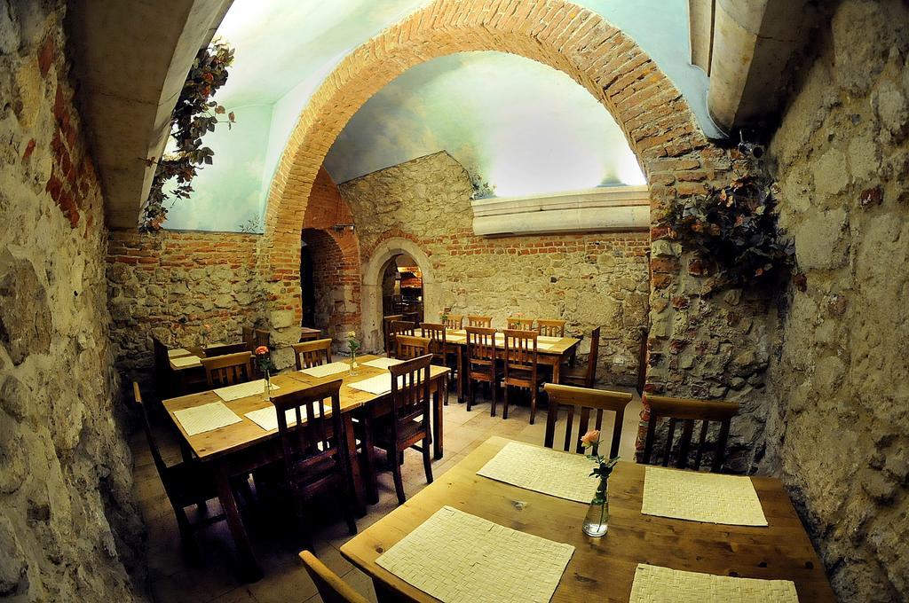 Hotel Floryan Old Town คราคูฟ ภายนอก รูปภาพ